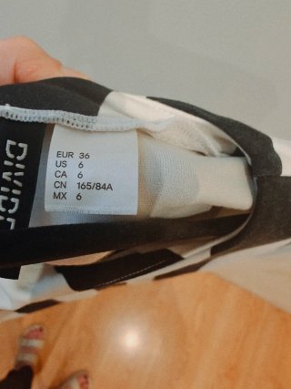 Vestido de rayas blanco y negro