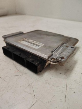 Opel 0281010633 centralita motor uce vivaro 288945