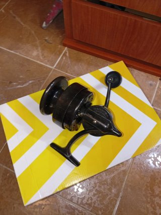 Carrete de pesca antiguo