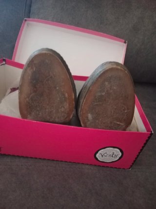 Zapatos de tacón Vienty grises. Usados