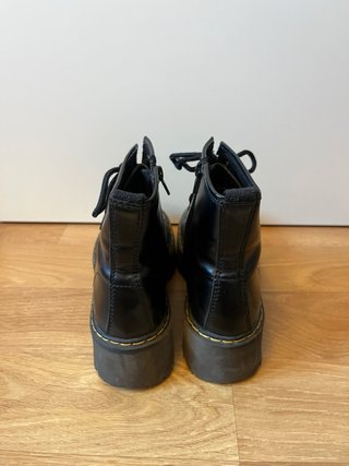 Botas estilo Dr. Martens Negras