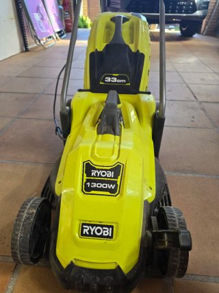 Cortacésped Eléctrico Ryobi RLM3313A 1300W 33cm