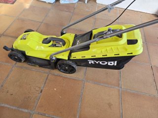 Cortacésped Eléctrico Ryobi RLM3313A 1300W 33cm
