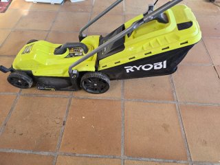 Cortacésped Eléctrico Ryobi RLM3313A 1300W 33cm
