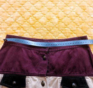 Minifalda Falda Corta Beige y Granate con Botones