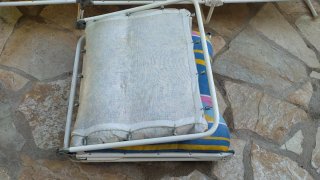 Due sdraio da giardino vintage