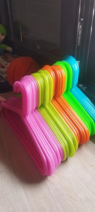 Confezione da 50 grucce in plastica