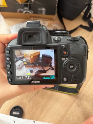 Nikon D3100 + 18-55mm + kit completo + extras