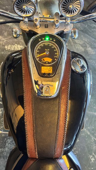 Suzuki Intruder C800