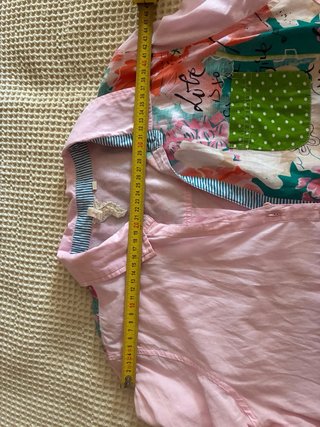 Camisa rosa Sledcar y vaquero Llodys