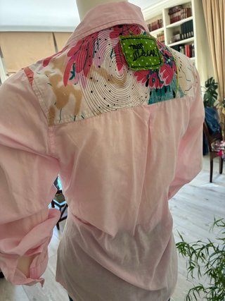 Camisa rosa Sledcar y vaquero Llodys