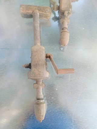 Berbiquí / Taladro de pecho antiguo