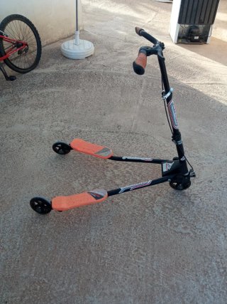 Patinete de 3 ruedas naranja