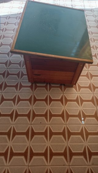 Caseta para perros de madera y metal
