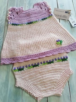 Vestido y braguita a ganchillo para Bebe