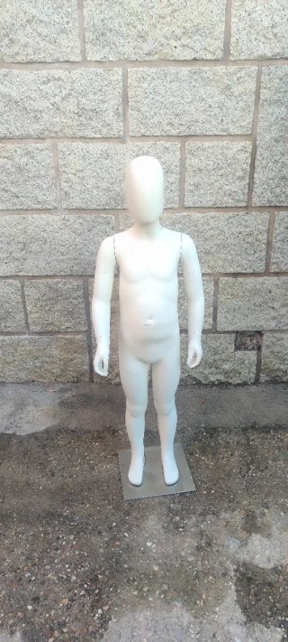 Maniquí blanco adulto y niño