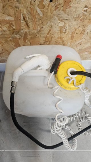 Ducha Portátil 12V y cabin seconds Decathlon