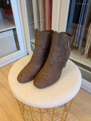 Lote Ropa Hombre y Botines mujer