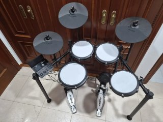 Batería Alesis Nitro Max nueva