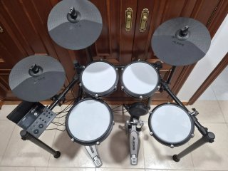 Batería Alesis Nitro Max nueva