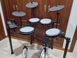 Batería Alesis Nitro Max nueva