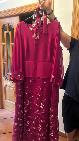 Vestido de boda y tocado madrina