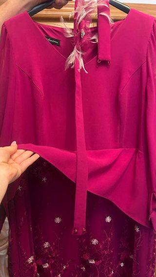 Vestido de boda y tocado madrina