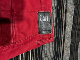 Pantalones cortos rojos