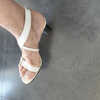 Sandalias tacón piel Rebecca Sanver blancas