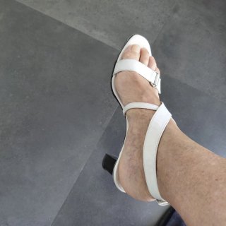 Sandalias tacón piel Rebecca Sanver blancas