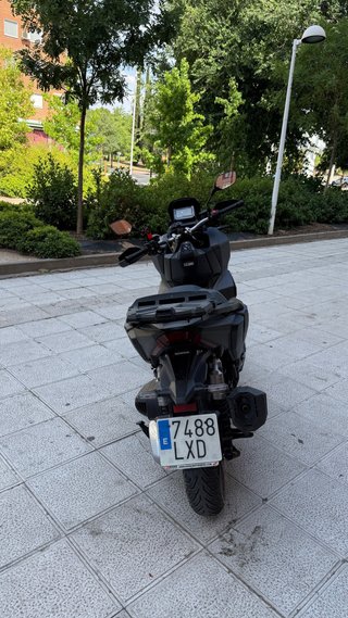 Honda ADV 350 Gris Maxi-Scooter