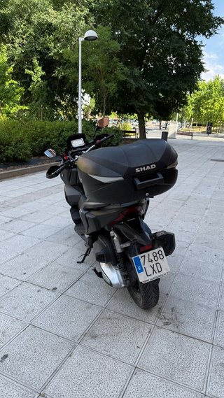 Honda ADV 350 Gris Maxi-Scooter