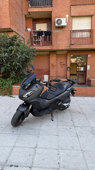Honda ADV 350 Gris Maxi-Scooter