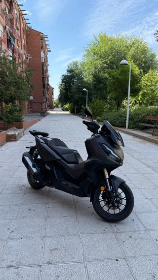 Honda ADV 350 Gris Maxi-Scooter