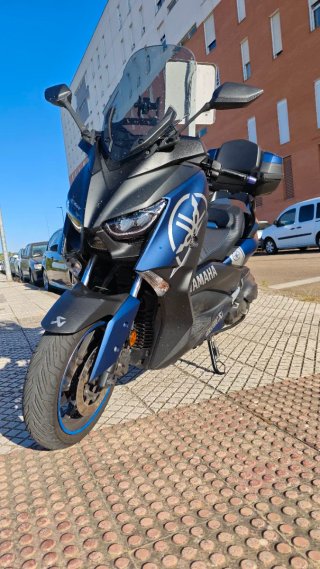 Yamaha XMAX 400 Scooter