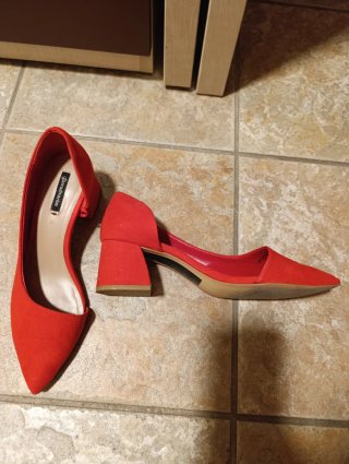 Zapatos Stradivarius tacón grueso rojos