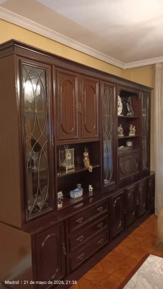 Librería madera y cristal