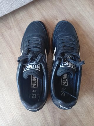 Zapatillas Munich Rumba 01 Negras y Blancas