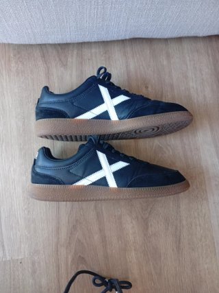 Zapatillas Munich Rumba 01 Negras y Blancas