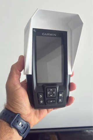 Visera Garmin Striker 4 / 4 Plus
