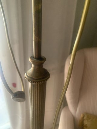 Bellissima lampada da terra in bronzo vintage