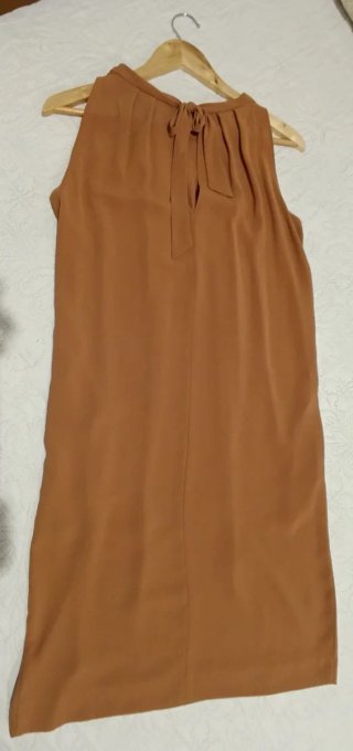 Vestido elegante beige/marrón