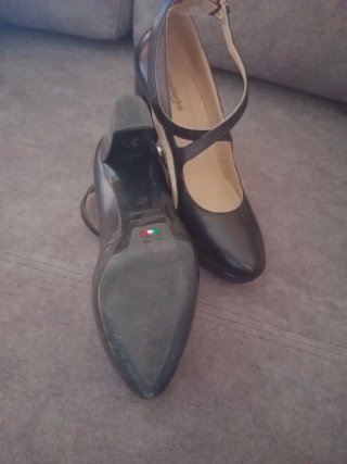 Zapatos Nero Giardini Tacón Negro Tira Tobillo.