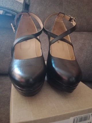 Zapatos Nero Giardini Tacón Negro Tira Tobillo.
