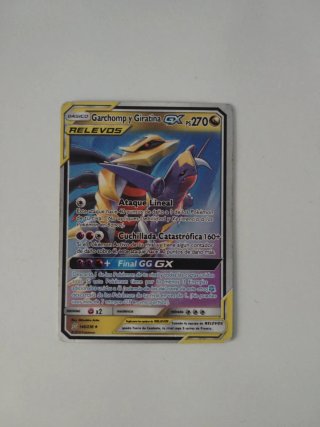 Carta Pokémon Garchomp y Giratina GX 146/236