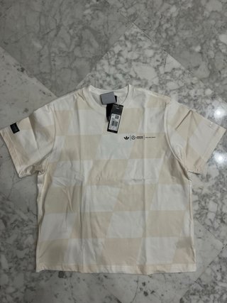 Camiseta adidas x bad bunny x mercedes Talla M