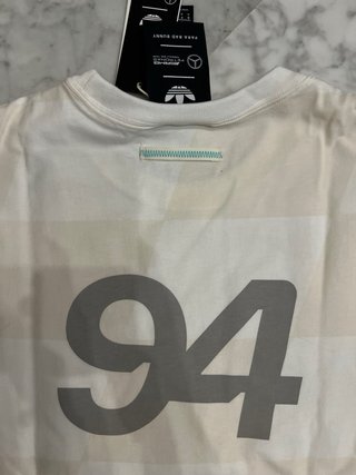 Camiseta adidas x bad bunny x mercedes Talla M