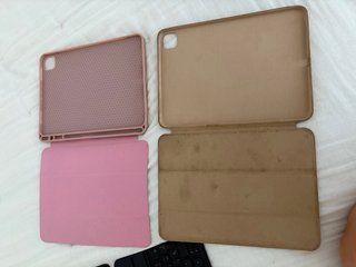 iPad Pro 11” 256 GB Wi‑Fi — con teclado y fundas