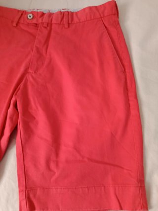 Bermudas hombre salmón