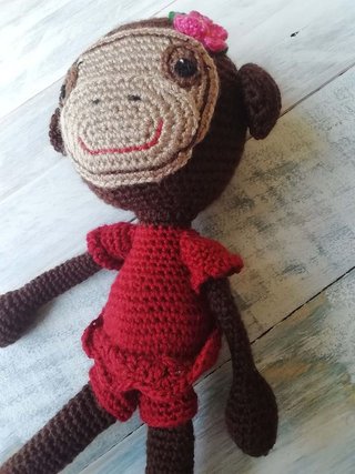 Sonajero Mordedor muñeca Monita Divertida